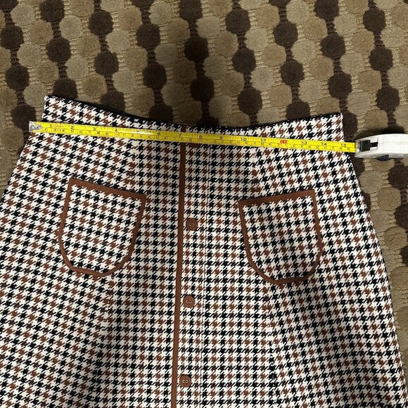 Apparalel Houndstooth Button/Pocket Detail Skirt - Picture 7 of 7